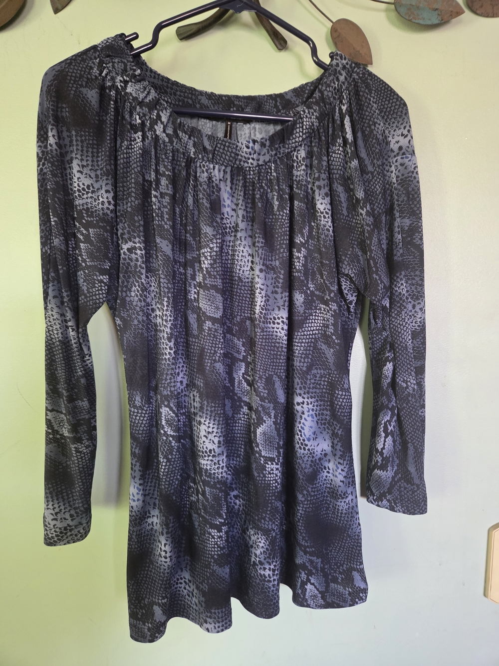 Daisy Fuentes Blue Snake-Print Long Sleeve Tunic